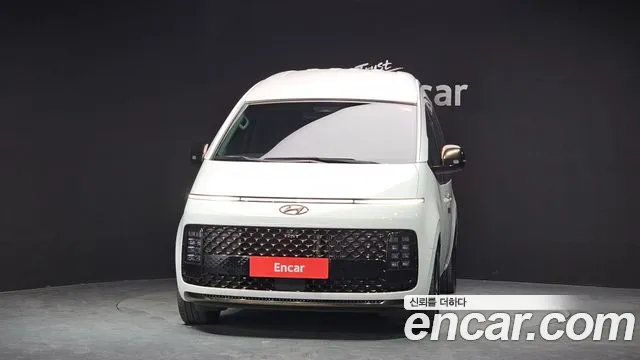 Hyundai Staria Staria 4WD Lounge 9 мест — Фото автомобиля 2