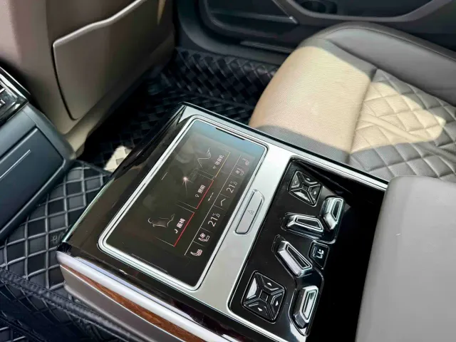 Audi A8 — Фото автомобиля 9