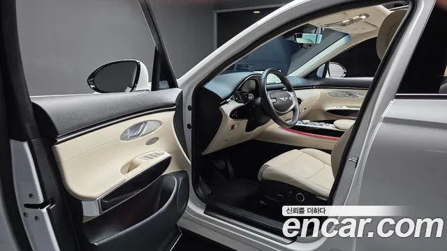 Genesis GV70 — Фото автомобиля 10