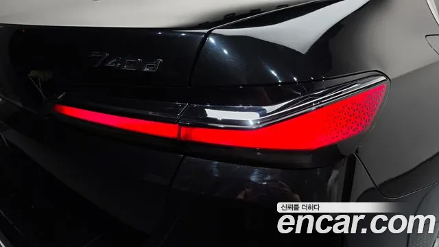 BMW 7 Series G70 — Фото автомобиля 8