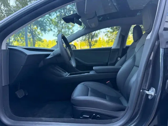 Tesla Model 3 — Фото автомобиля 8