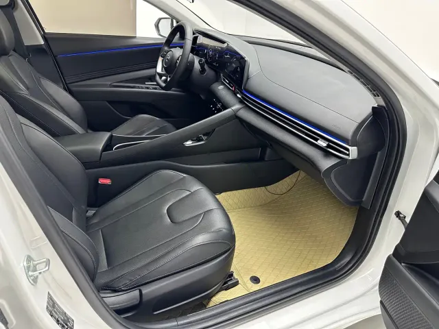 Hyundai Elantra — Фото автомобиля 16