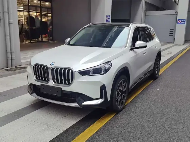 Фотография автомобиля — BMW X1