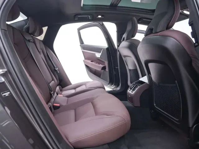 Volvo S90 — Фото автомобиля 26