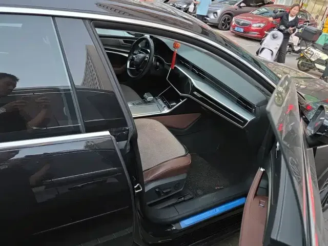 Audi Audi A7L 2024 45 TFSI Luxury — Фото автомобиля 8