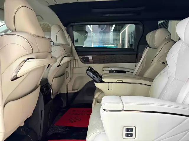 Toyota Alphard — Фото автомобиля 24