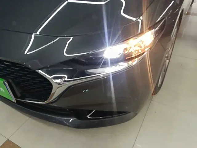 Mazda Axela — Фото автомобиля 23