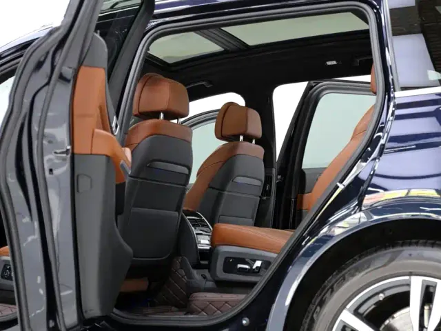 BMW X7 — Фото автомобиля 6