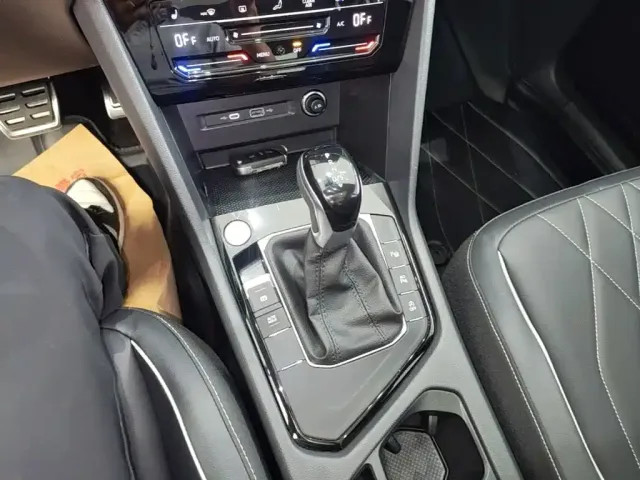 Volkswagen Tiguan L — Фото автомобиля 13