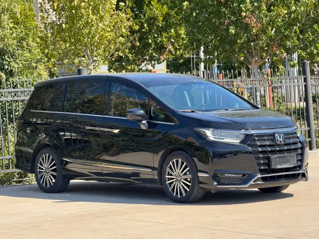 Honda Elysion — Фото автомобиля 3