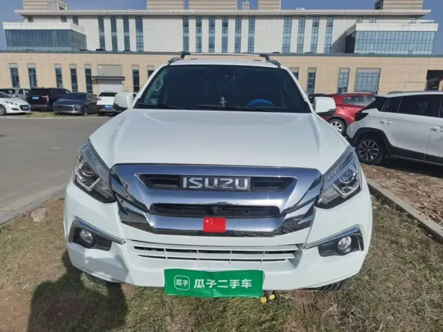 Isuzu mu-X Ranger — Фото автомобиля 2