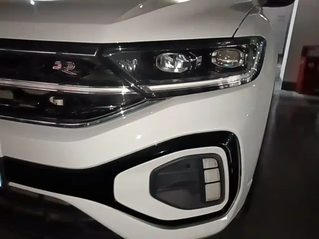 Volkswagen T-Roc — Фото автомобиля 23