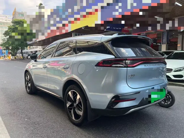 BYD Tang — Фото автомобиля 6