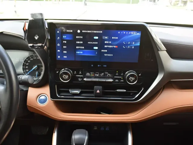 Toyota Highlander — Фото автомобиля 19