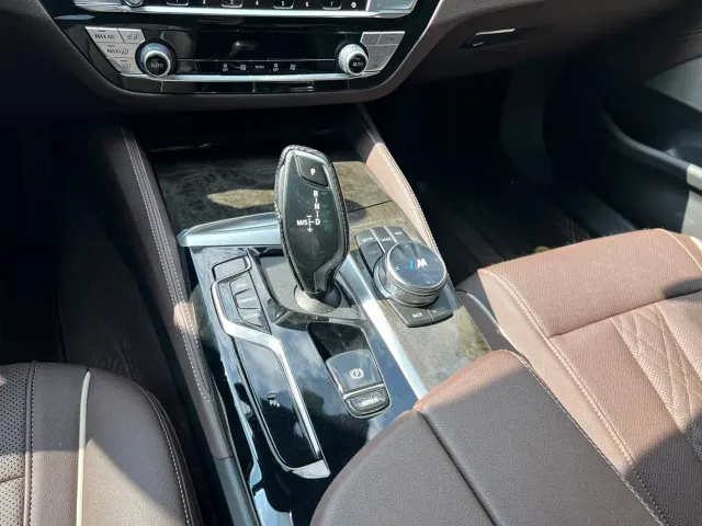 BMW 5 Series — Фото автомобиля 16