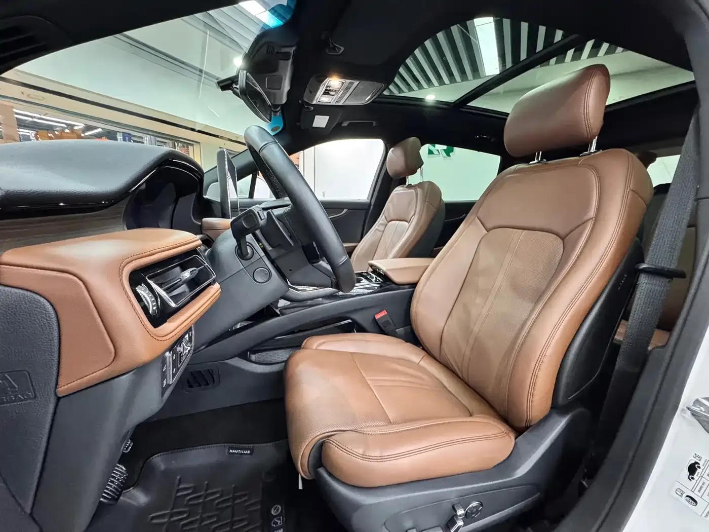 Lincoln Nautilus 2021 Facelift 2.7T 4WD Premium Edition — Фото автомобиля 6