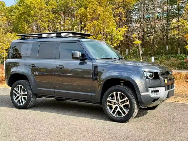 Land Rover Defender — Фото автомобиля 4