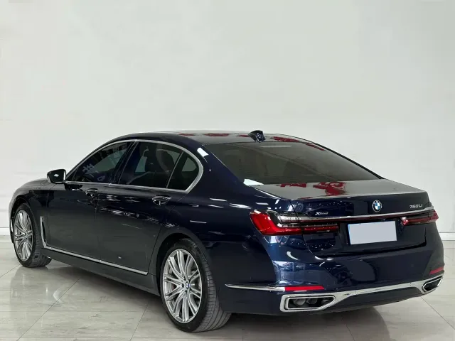 BMW 7 Series — Фото автомобиля 4
