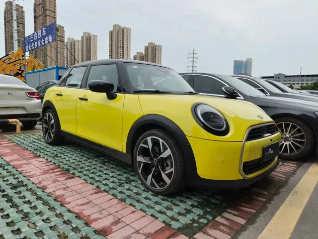 MINI Hatch — Фото автомобиля 3