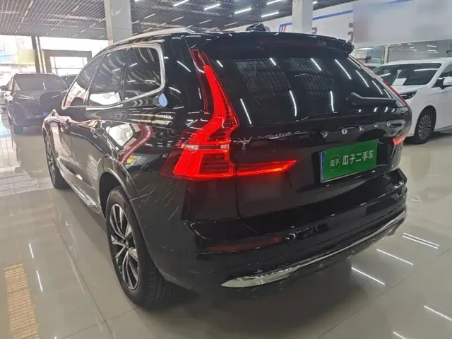 Volvo XC60 — Фото автомобиля 4