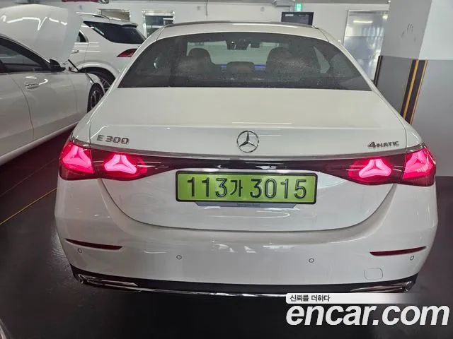 Mercedes-Benz E-Class E-класс W214 E300 4MATIC Exclusive — Фото автомобиля 3
