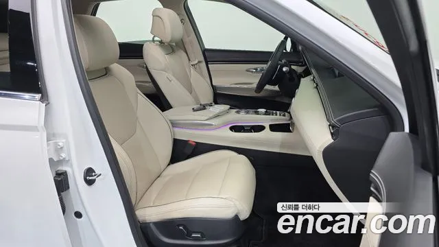 Genesis GV70 — Фото автомобиля 11