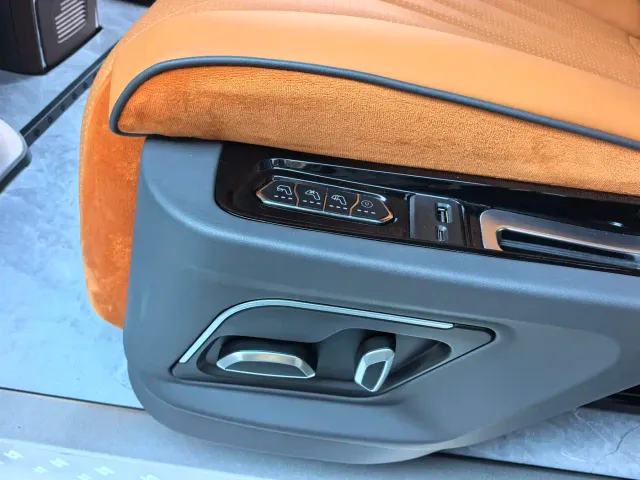 Toyota Sienna — Фото автомобиля 10