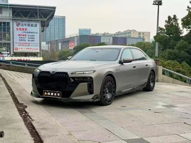 Фотография автомобиля — BMW i7