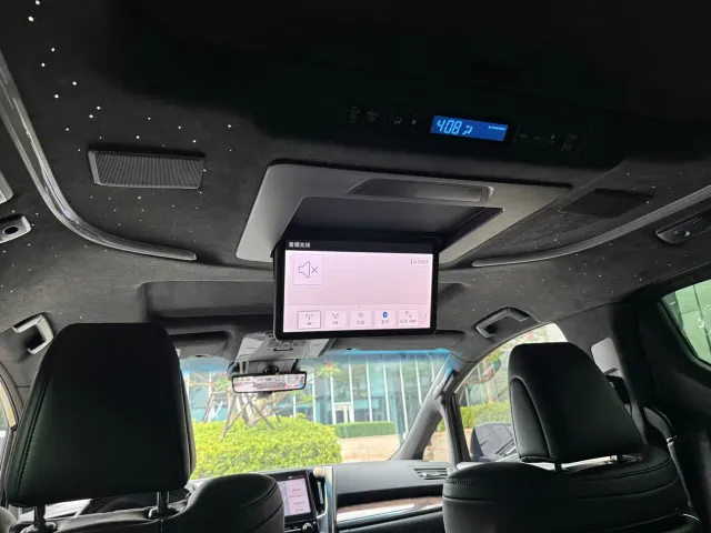 Toyota Alphard — Фото автомобиля 15