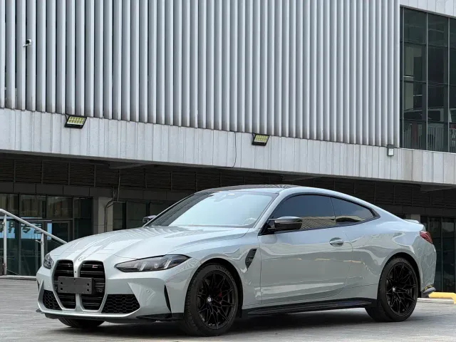 BMW M4 — Фото автомобиля 3