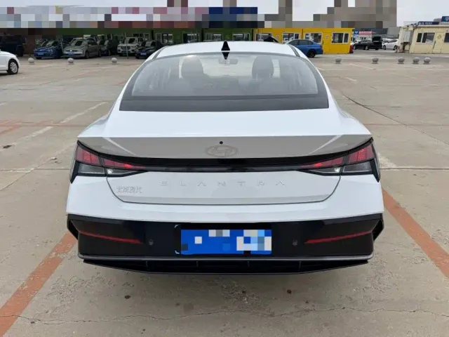 Hyundai Elantra — Фото автомобиля 7