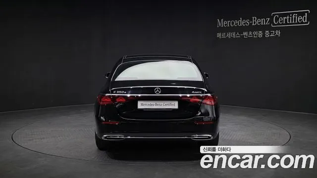 Mercedes-Benz E-Class — Фото автомобиля 4
