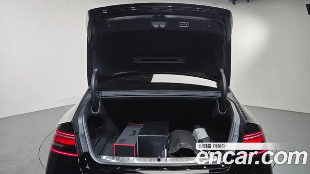 Genesis G90 Бензин 3.5 турбо AWD — Фото автомобиля 4