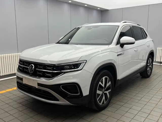 Фотография автомобиля — Volkswagen Tayron
