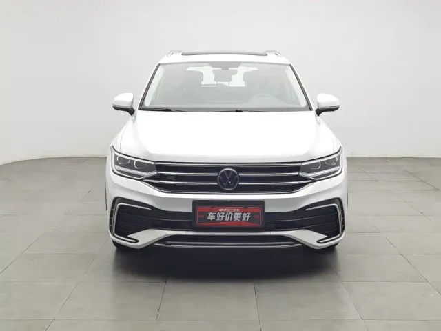 Volkswagen Tiguan L — Фото автомобиля 3