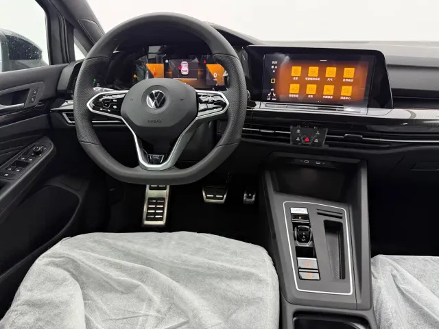 Volkswagen Golf — Фото автомобиля 11