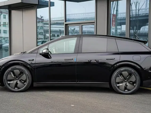 Li Auto i6 — Фото автомобиля 3