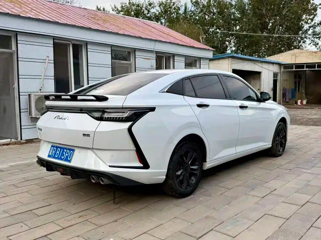 Dongfeng Yixuan — Фото автомобиля 7