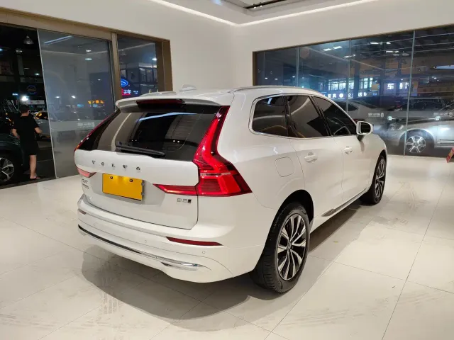 Volvo XC60 — Фото автомобиля 5