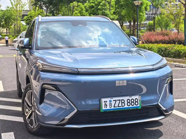 Geely Galaxy Starship 7 EM-i — Фото автомобиля 7