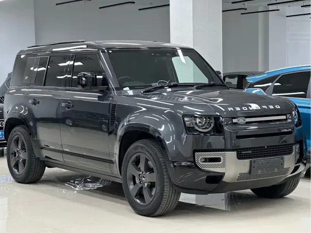 Land Rover Defender — Фото автомобиля 21