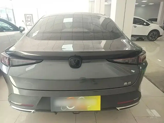 Changan Eado — Фото автомобиля 5