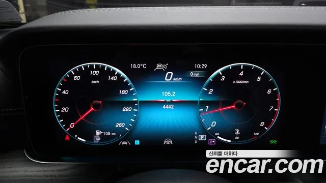 Mercedes-Benz E-Class — Фото автомобиля 11