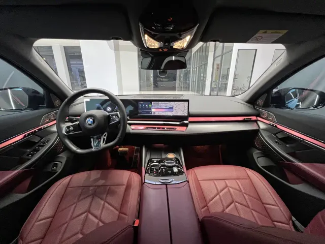 BMW 5 Series — Фото автомобиля 6