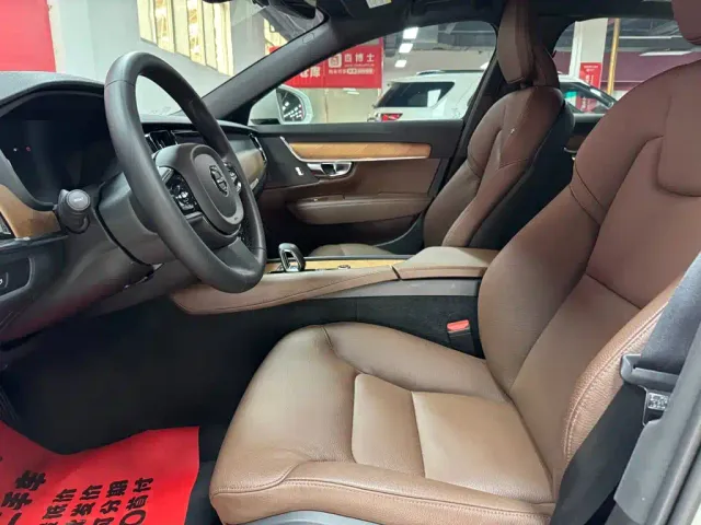 Volvo S90 — Фото автомобиля 8