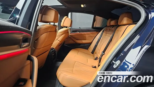BMW 5 Series G30 — Фото автомобиля 12