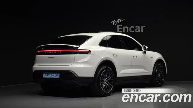 Porsche Macan — Фото автомобиля 2