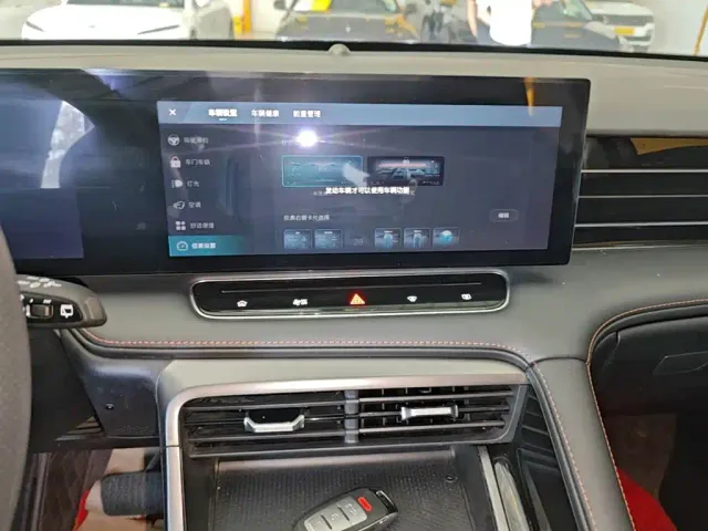 Roewe RX5 — Фото автомобиля 12