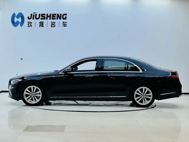 Mercedes-Benz S-Class — Фото автомобиля 3
