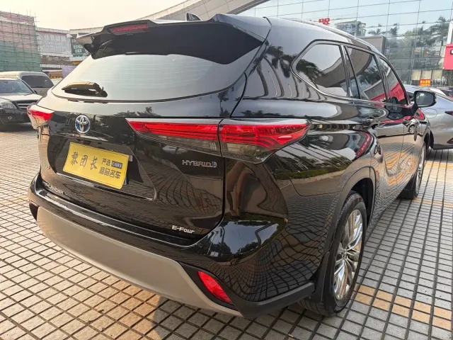 Toyota Highlander — Фото автомобиля 23